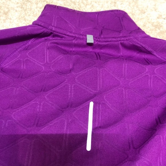 Nike Women’s 1/4 zip - Picture 8 of 8